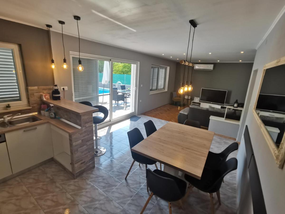 Holiday Home Villa Marija Radosic  外观 照片